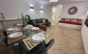 Paris-Montrouge Magnifique Appartement 3 Pieces De 78M2 Avec Parking - Tres Cosy Pour 1 - 10 Personnes Refait A Neuf -Entire Apartment Luxurious And Warm -Montrouge Paris 14Eme - Proche Aeroport Orly Parc Expositions Porte De Versailles Free Wifi Gra